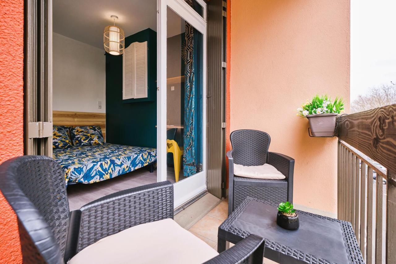 Tout Confort ! Climatisation, Centre-Ville, Parking, Terrasse, Wifi, Netflix Carcassone Exterior photo